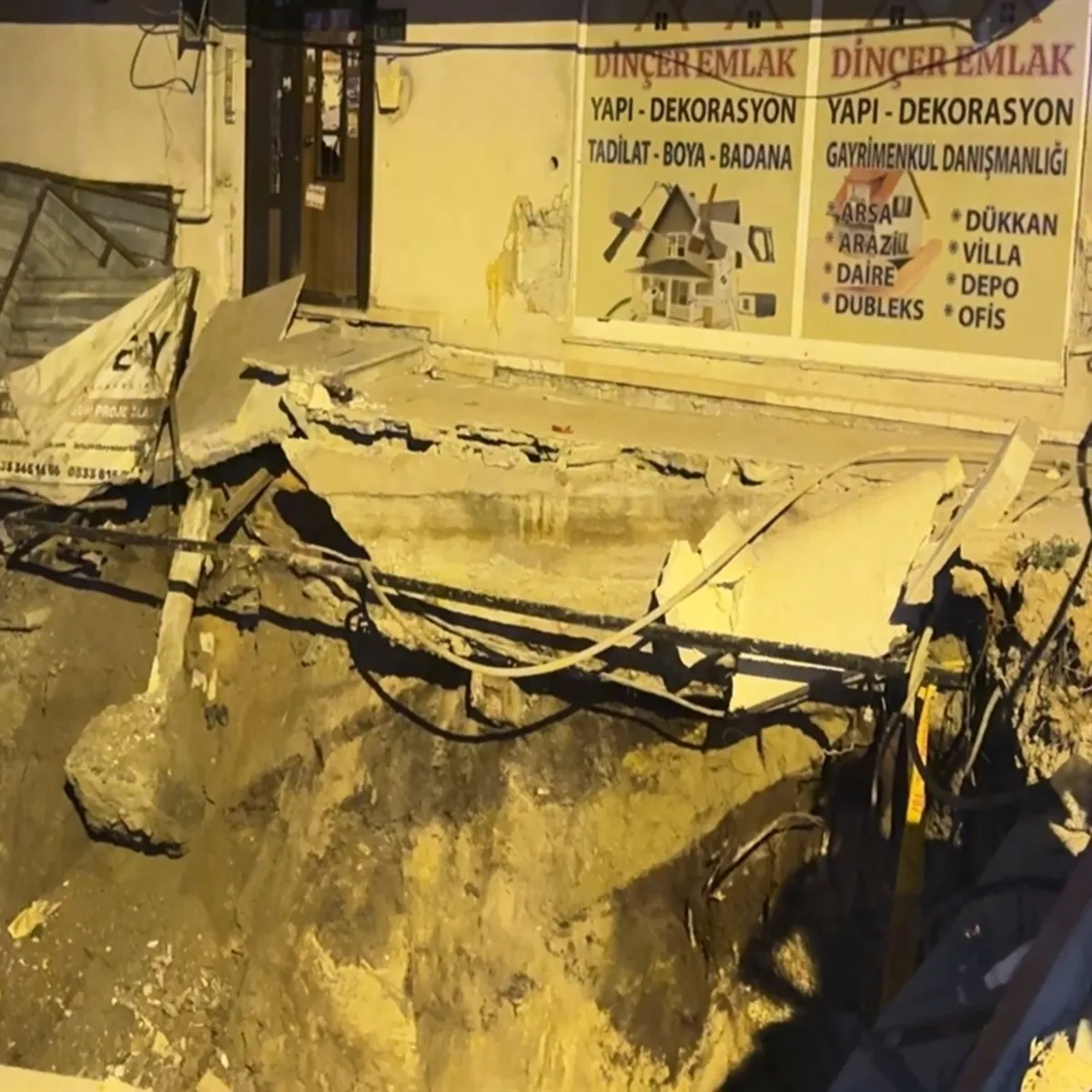 Avcılar'da 5 katlı bina tahliye edildi