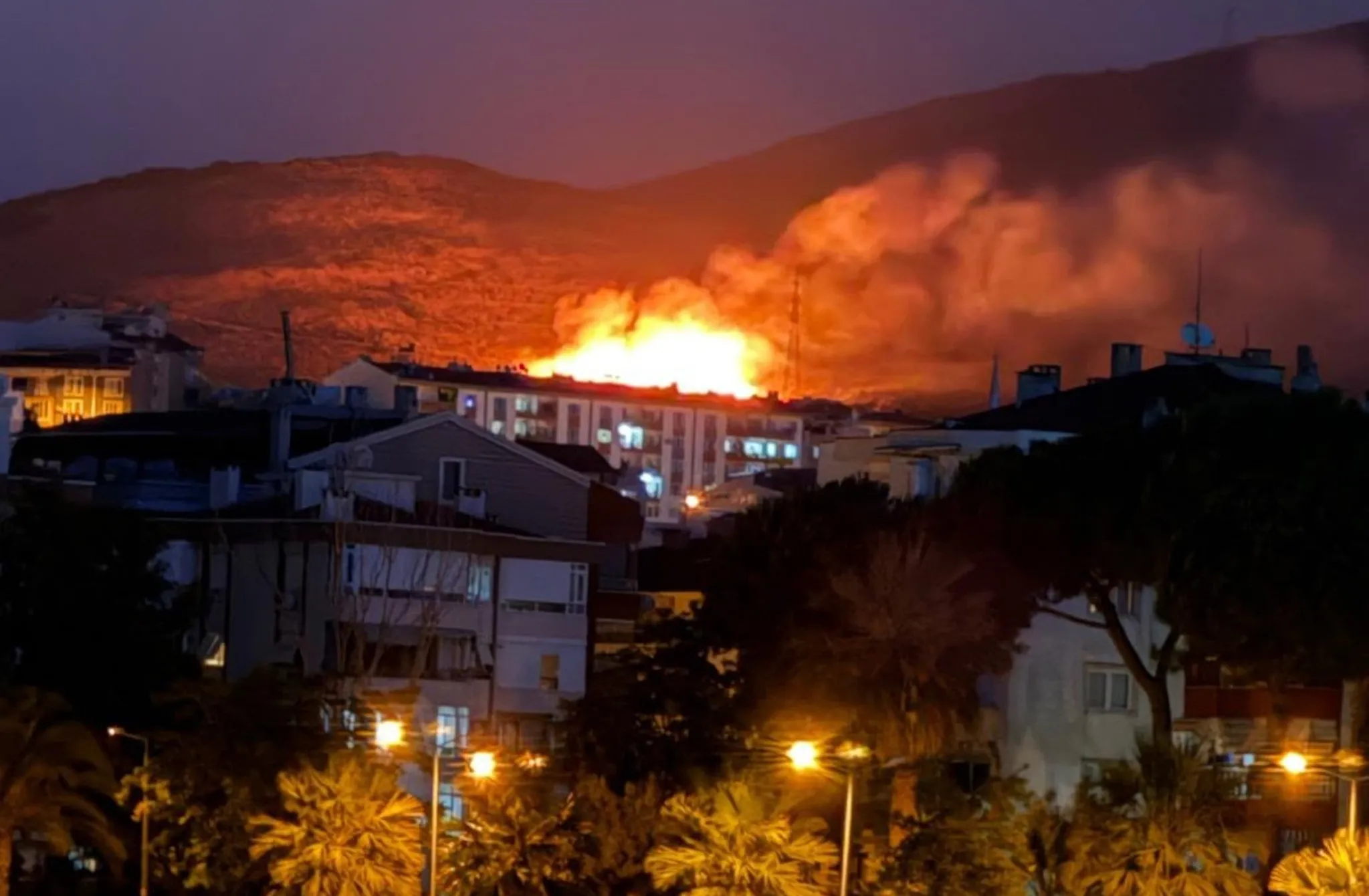Balıkesir'de sağanak yağış ve fırtına