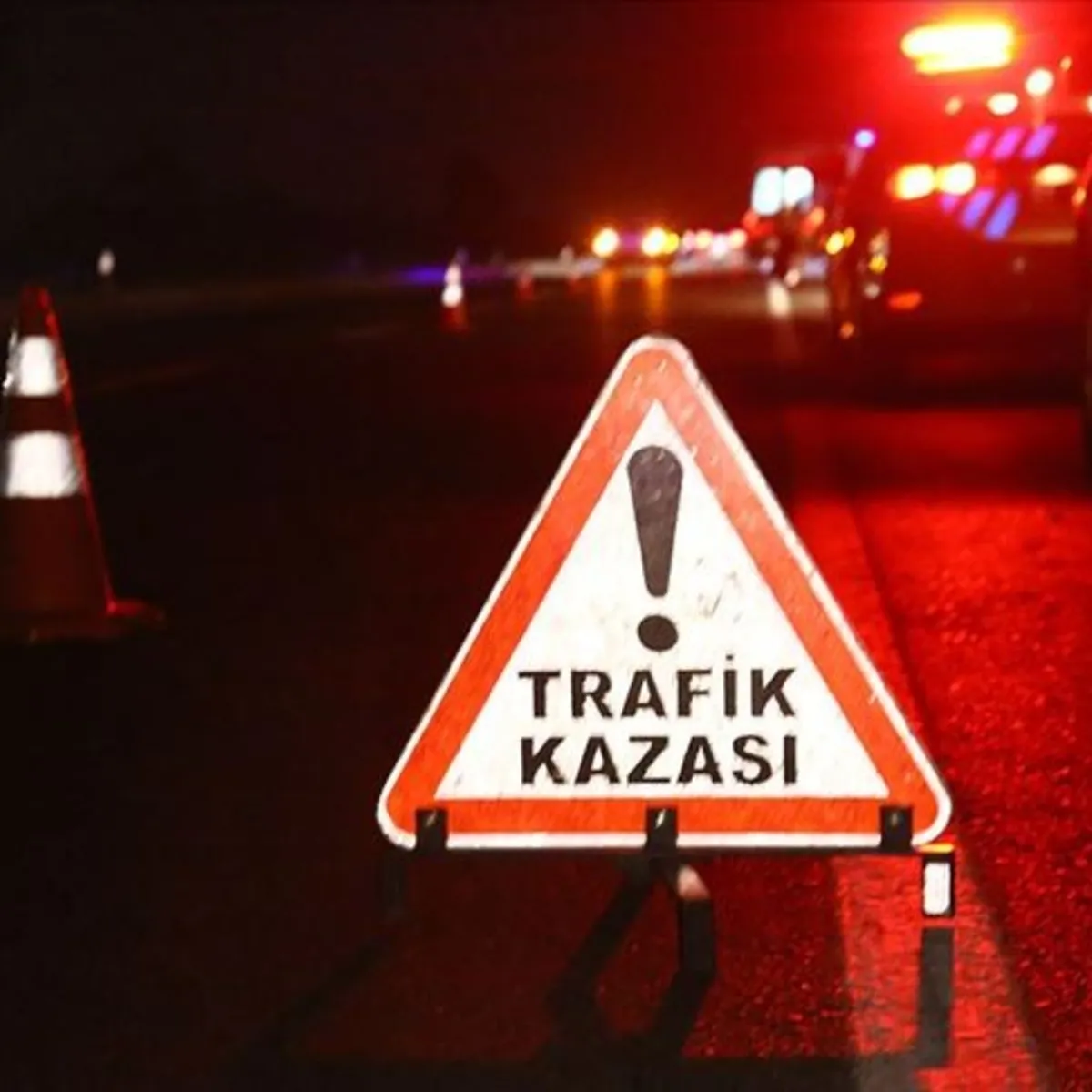 Bursa'da otomobil kaldırıma çarptı: 1 ölü
