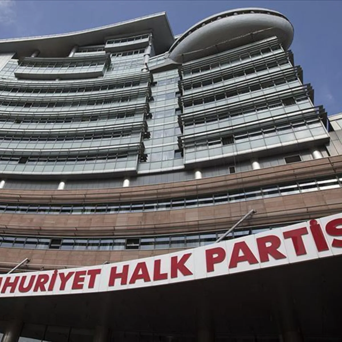 CHP'de parti içi gerilim tartışmaları sürüyor