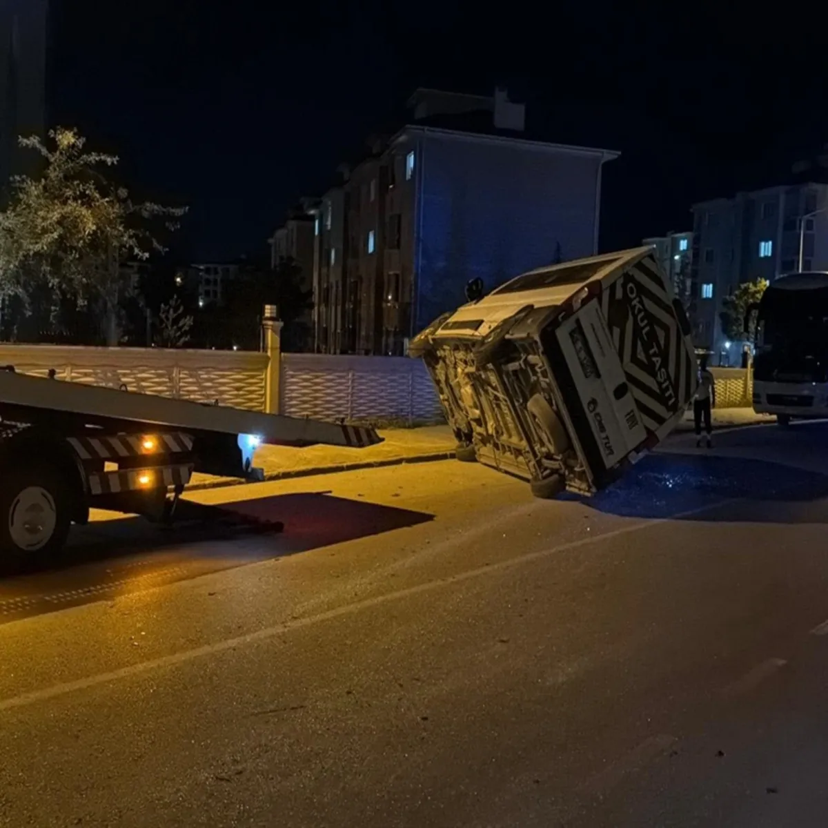 Eskişehir'de servis minibüsü devrildi 7 yaralı