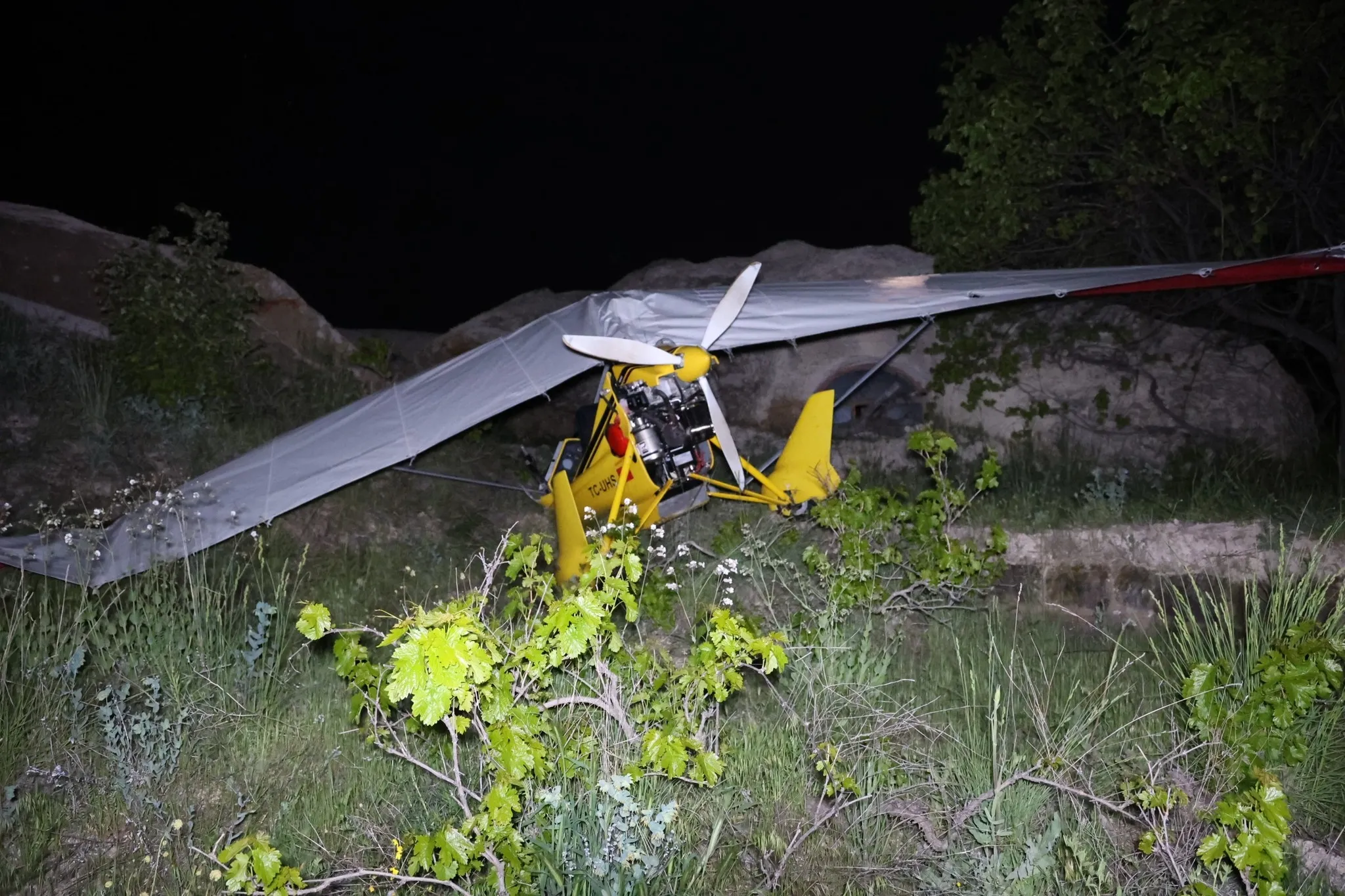 Kapadokya'da microlight hava aracı zorunlu iniş yaptı