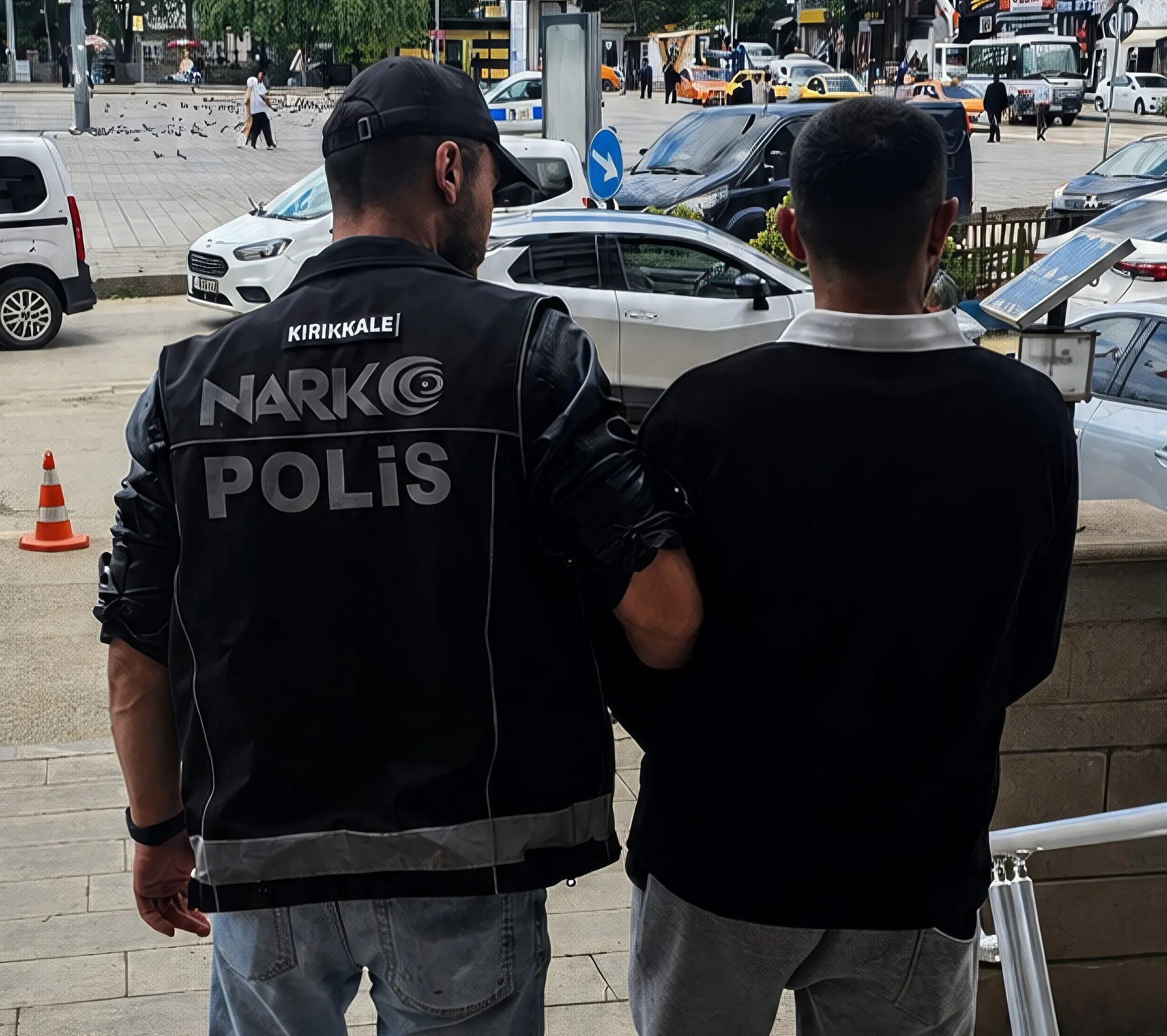 Kırıkkale'de uyuşturucu ve silah operasyonu yapıldı