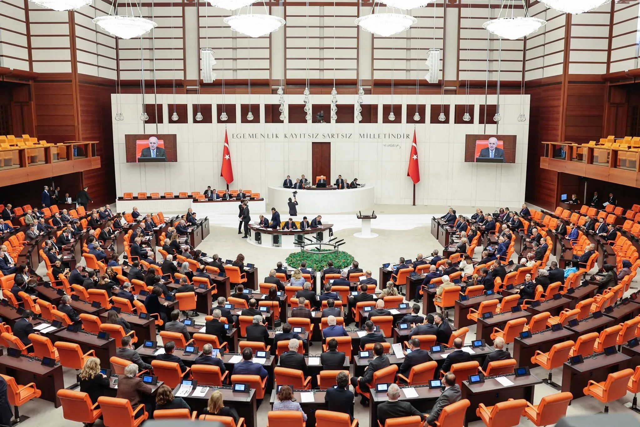 Meclis'te emekli maaşı teklifinin ilk 7 maddesi kabul edildi
