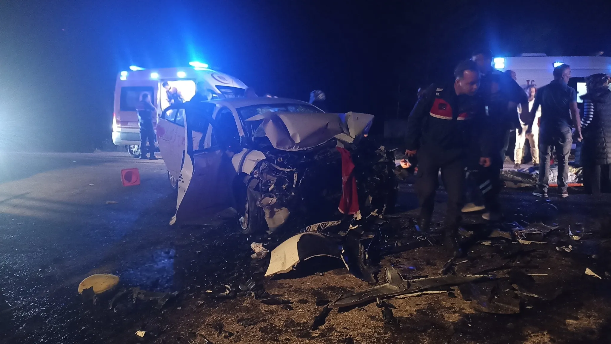 Sivas'ta iki araç çarpıştı: 8 yaralı