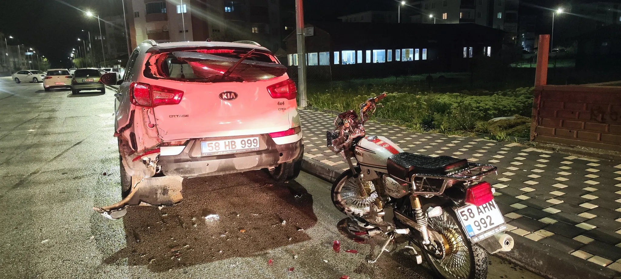 Sivas'ta motosiklet kazası 1 ölü 1 yaralı