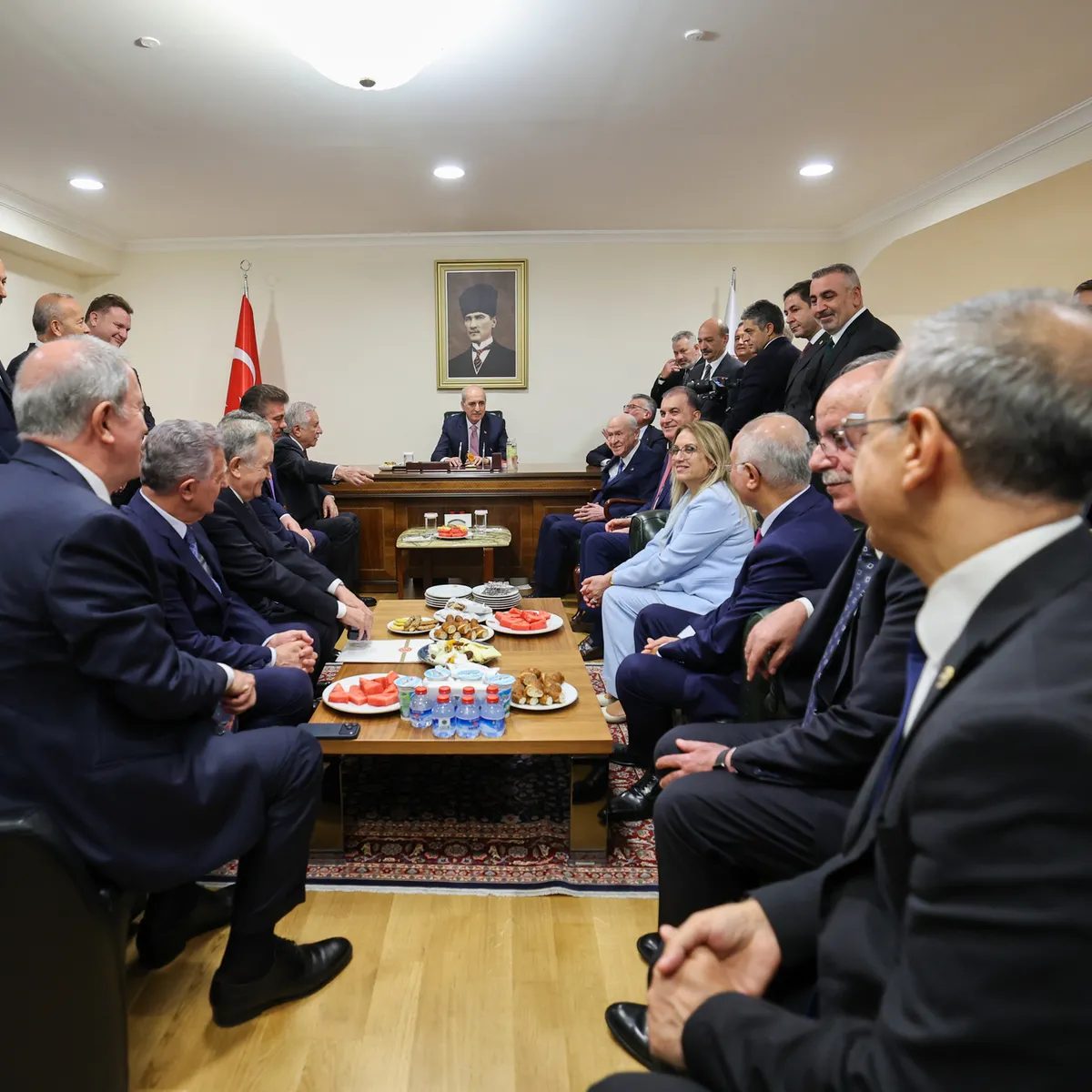 TBMM Başkanı Kurtulmuş kulisleri ziyaret etti