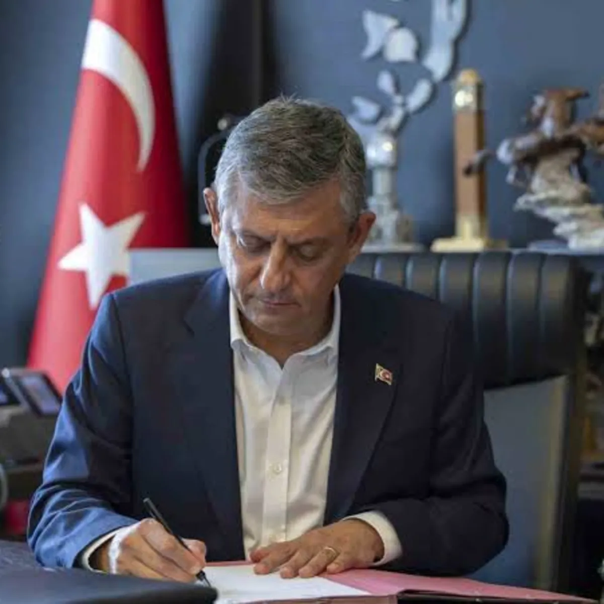 Yeni Parti ilk grup toplantısını bugün yapacak