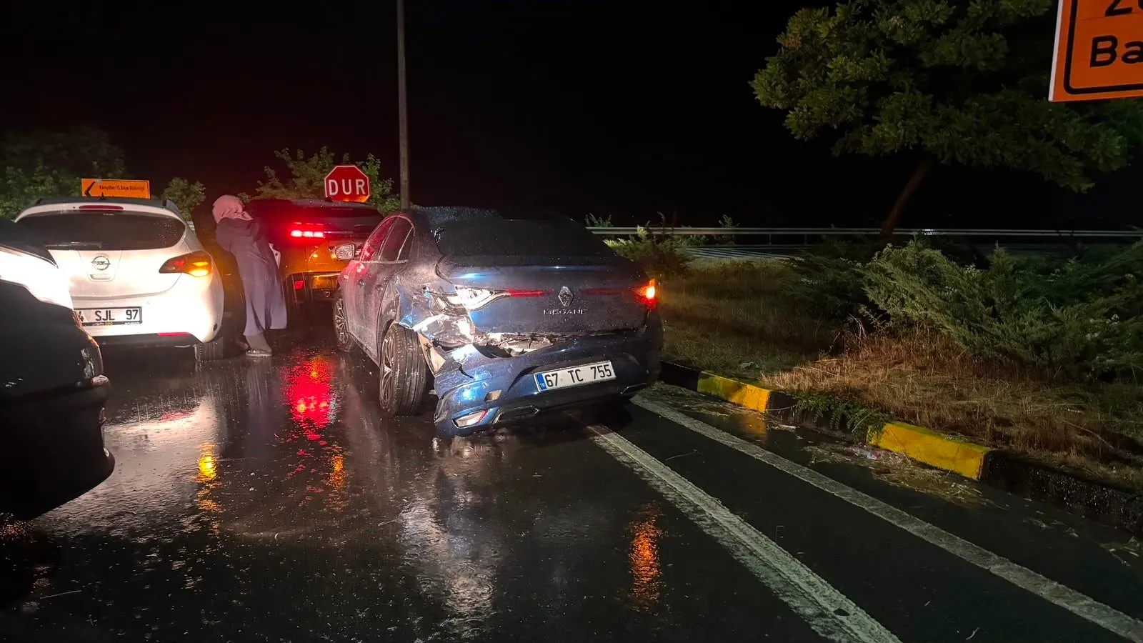 Zonguldak'ta iki otomobil çarpıştı: 5 yaralı